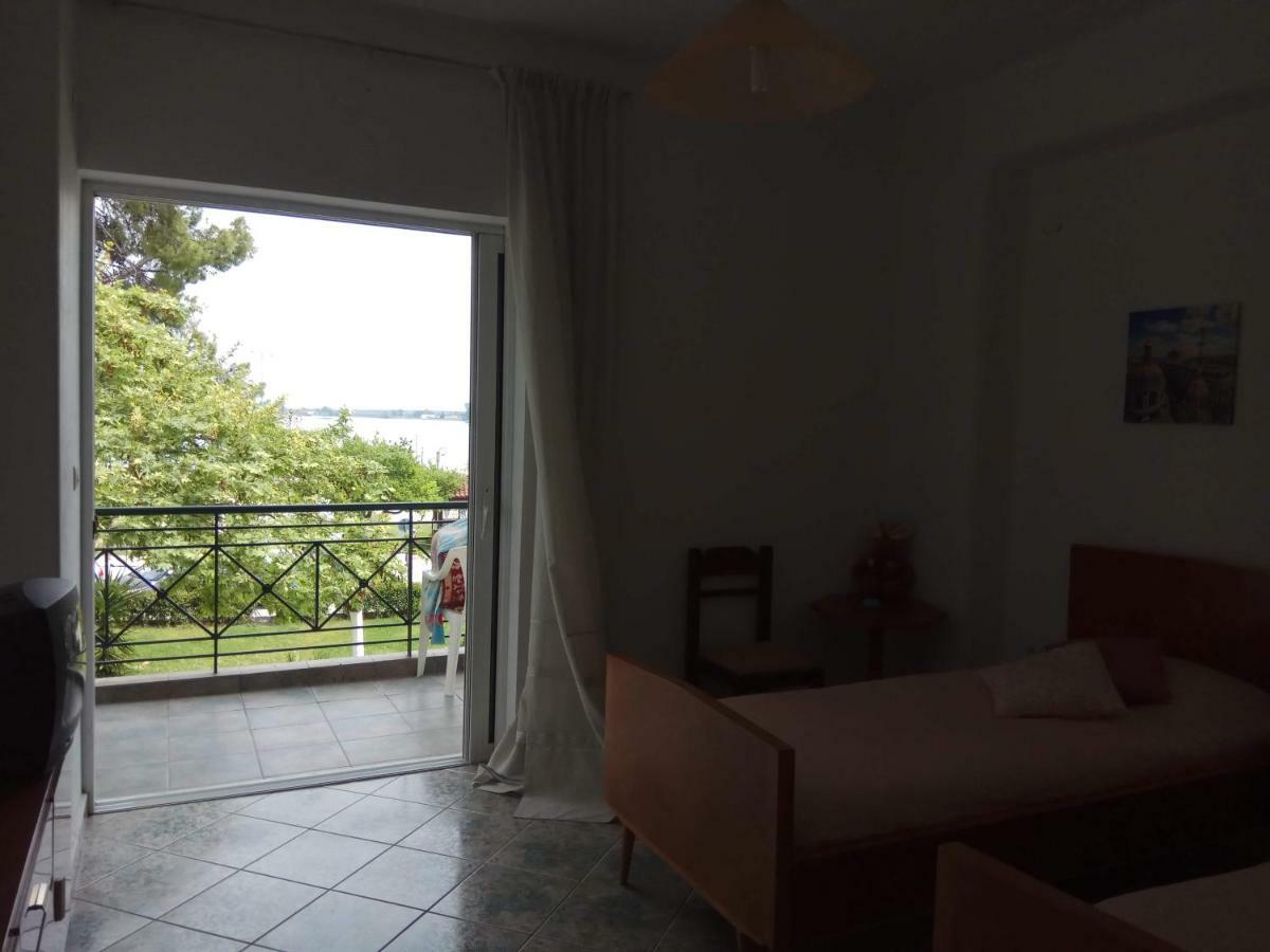 Anastasia - Efthimios Apartments Agios Konstantinos  Eksteriør billede